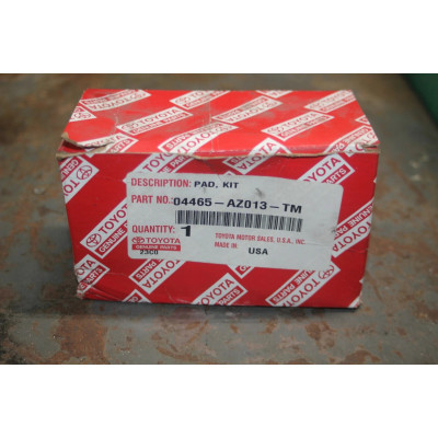 Колодки гальмівні передні комплект Toyota Hilux, 4Runner, Tacoma, Cressida, Mark 2 04465-AZ013-TM