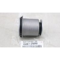 Сайлентблок нижнього правого важеля передньої підвіски TOYOTA 4806135050 Сайлентблок нижнього правого важеля передньої підвіски TOYOTA 4806135050