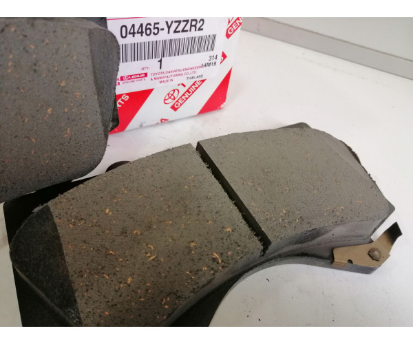 Колодки дискового гальма 04465YZZR2 Toyota- купуйте за вигідною ціною в Києві, Україні - toyox.com.ua